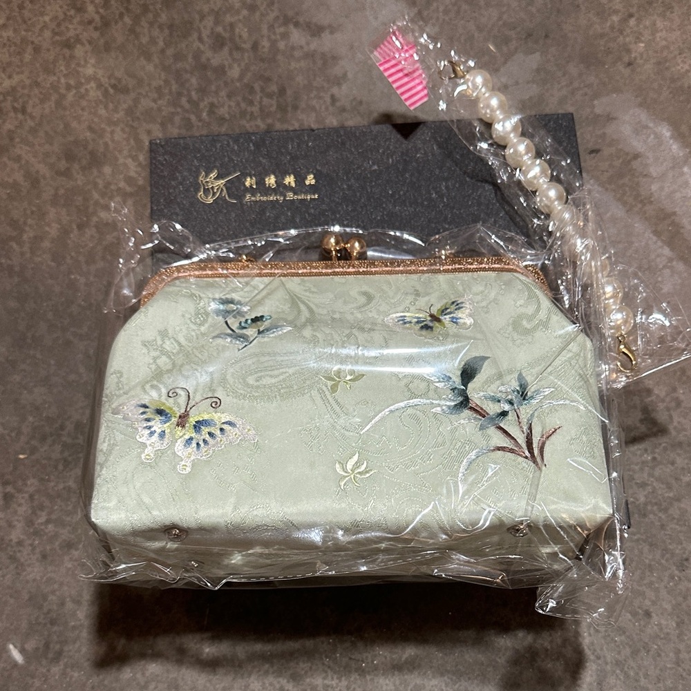 Embroidered Butterfly Pearl-Handle Clutch in Mint Green